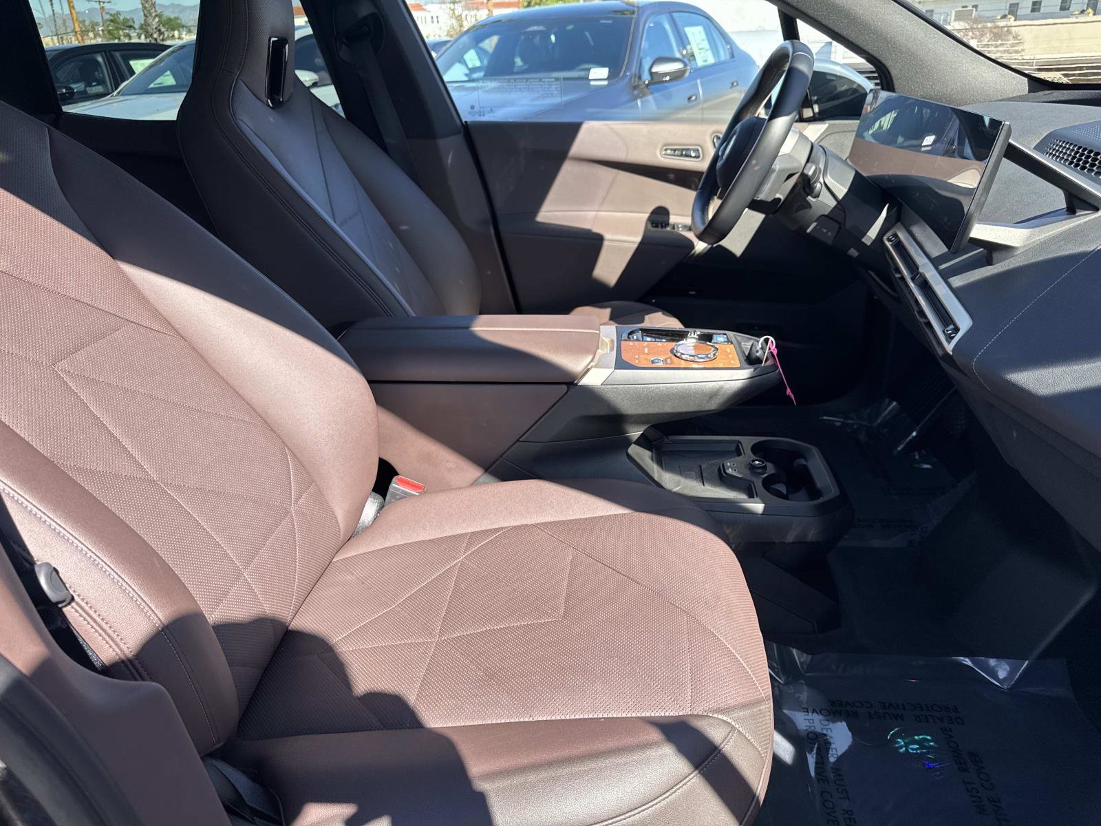 Used 2022 BMW iX xDrive50 w/ Premium Package image 23