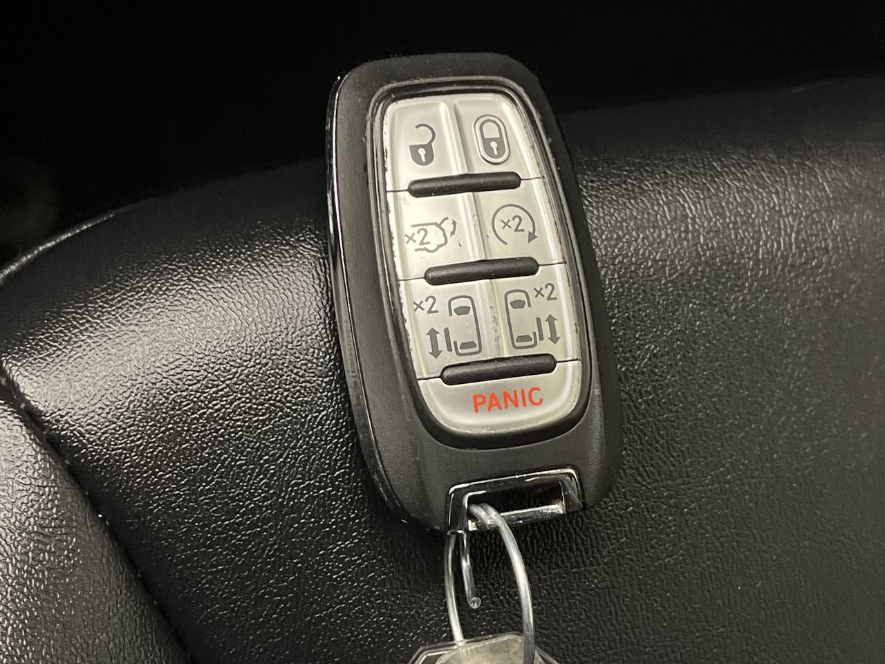 Used 2025 Chrysler Pacifica Select FWD image 27