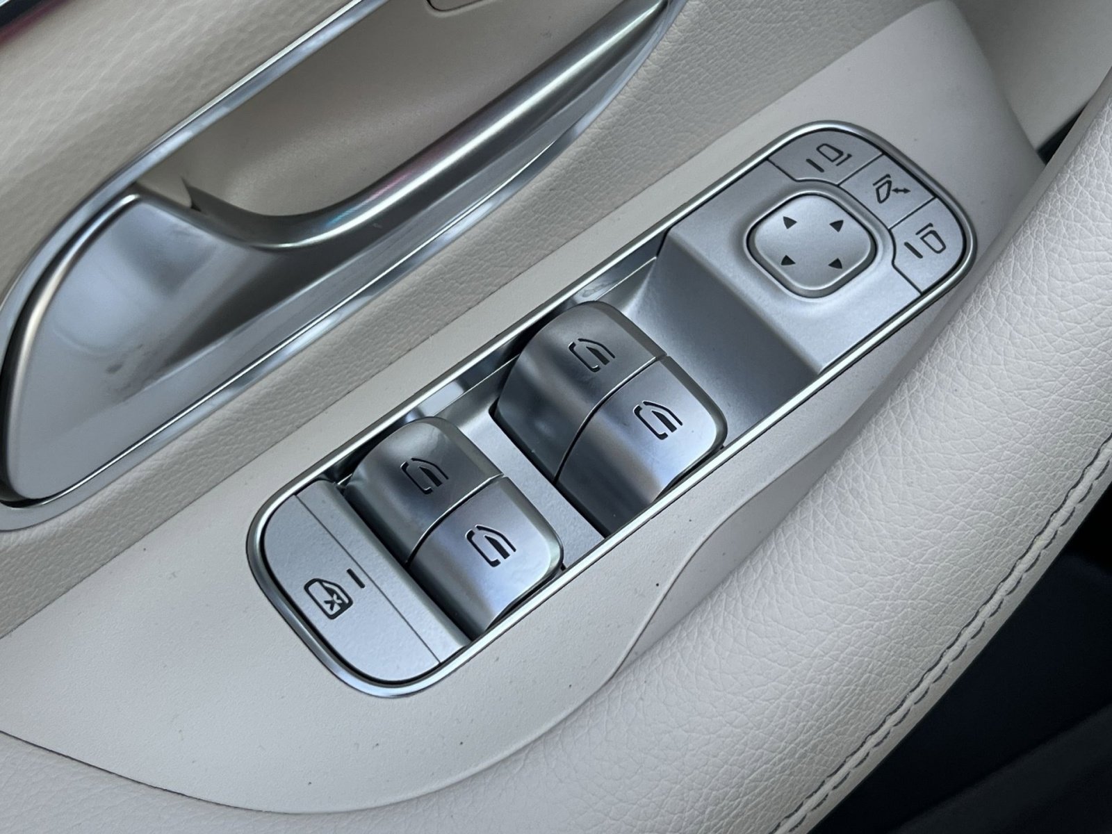 New 2026 Mercedes-Benz GLE 450 4MATIC image 13