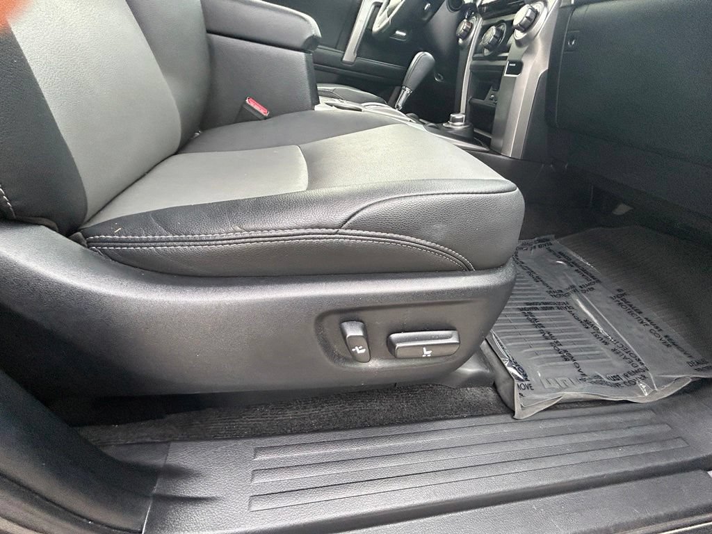 Used 2021 Toyota 4Runner SR5 Premium w/ Moonroof Package AWD/4WD image 25