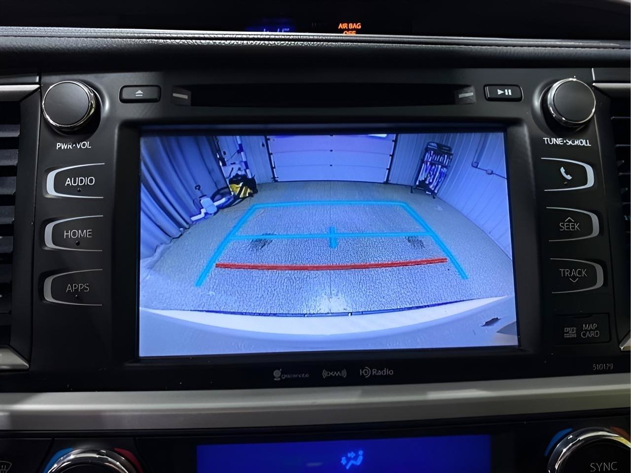Used 2018 Toyota Highlander XLE AWD/4WD image 13