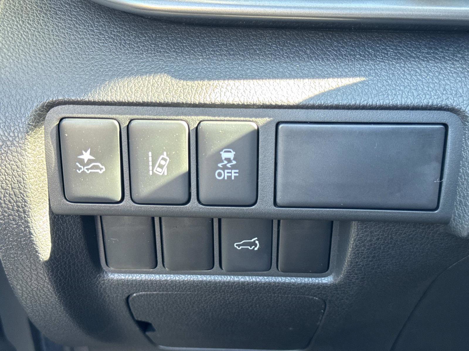 New 2026 Mitsubishi Eclipse Cross FWD image 30