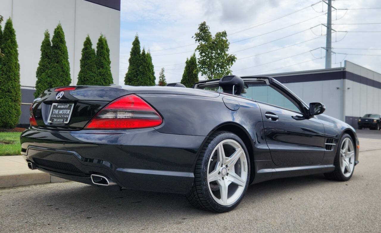 Used 2011 Mercedes-Benz SL 550 image 4