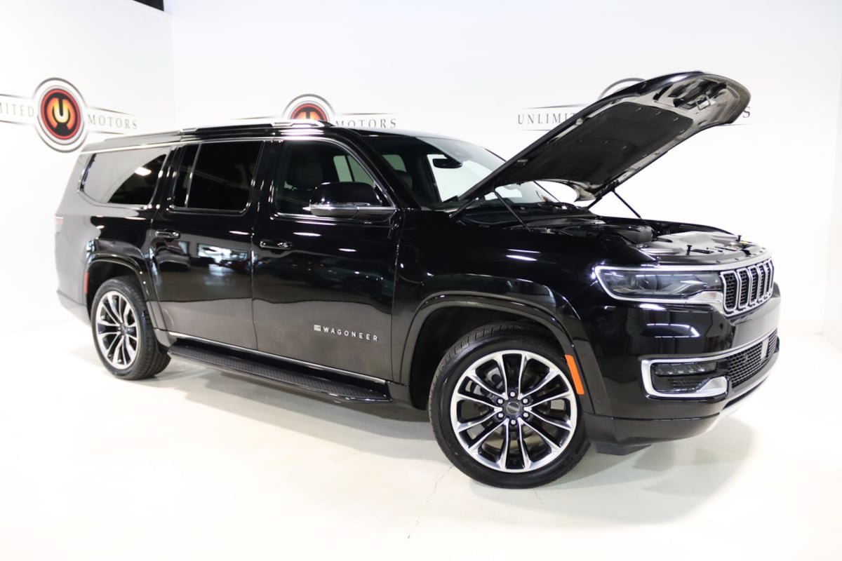 Used 2023 Jeep Wagoneer L Series II w/ Premium Group I AWD/4WD image 31