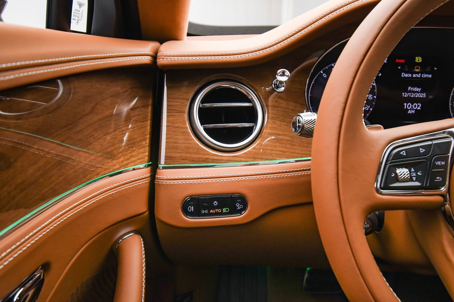 New 2026 Bentley Flying Spur Plug-In Hybrid AWD/4WD image 32