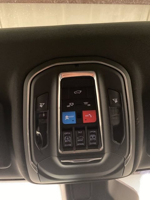 New 2026 Jeep Grand Cherokee Limited w/ Limited Altitude Package AWD/4WD image 16