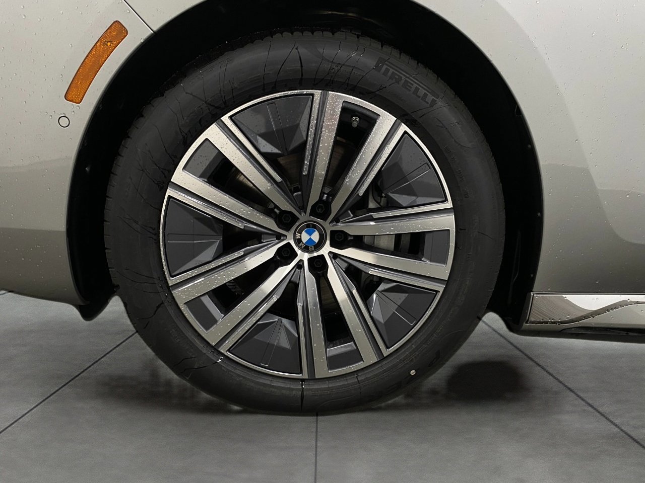 New 2024 BMW i7 eDrive50 image 3