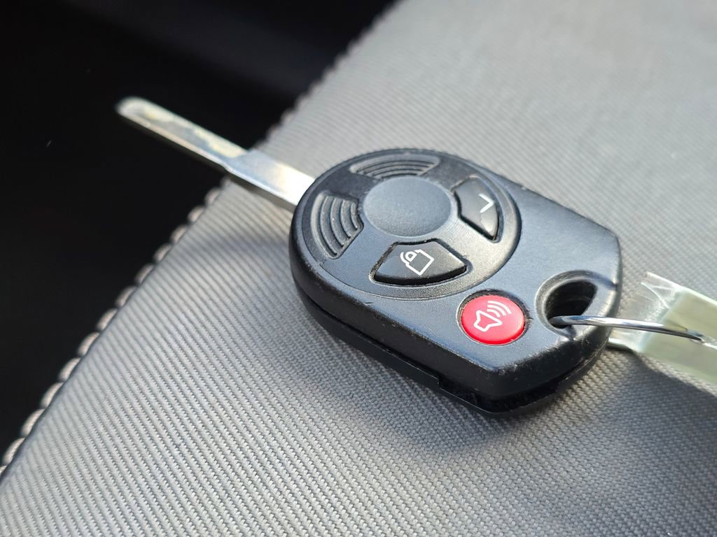 Used 2017 Ford Escape SE w/ SE Sport Appearance Package image 36