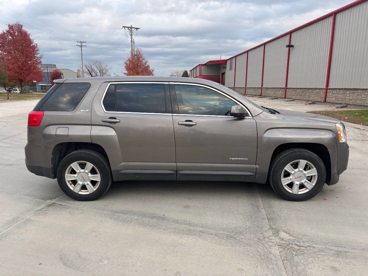 Used 2010 GMC Terrain SLE image 6
