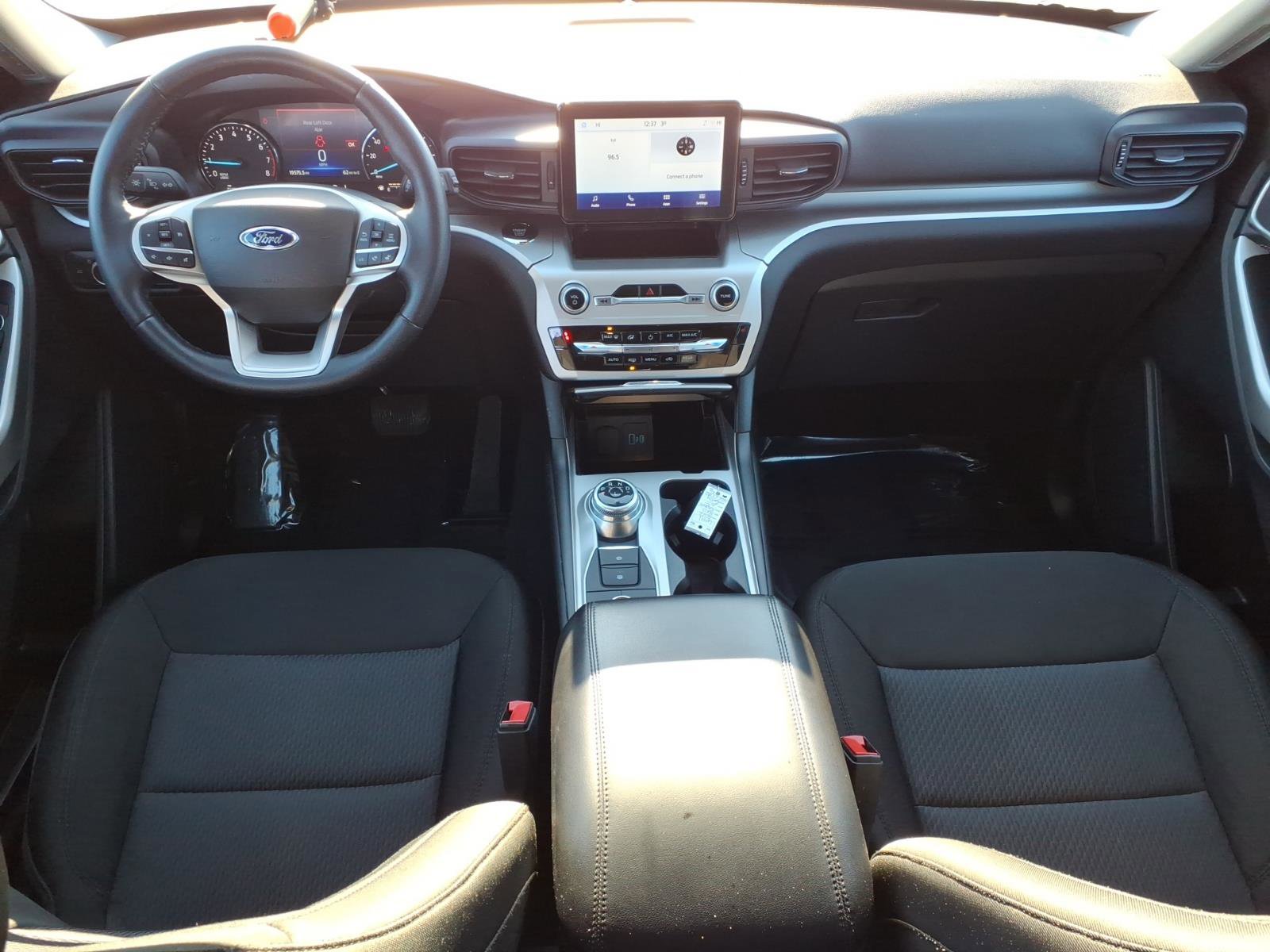 Used 2022 Ford Explorer XLT image 11