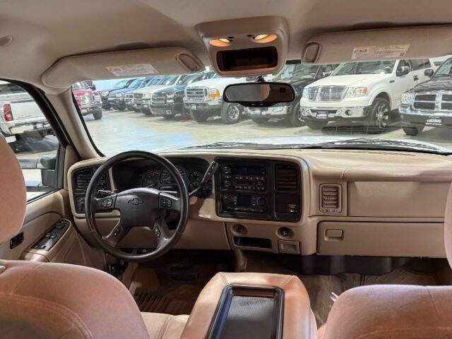 Used 2004 Chevrolet Silverado 2500 LS w/ Heavy-Duty Power Package AWD/4WD image 17