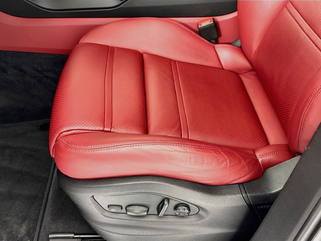 Certified 2023 Porsche Cayenne AWD/4WD image 12