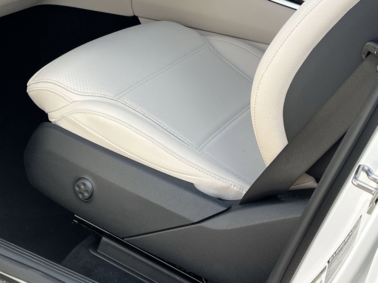 New 2026 Mercedes-Benz GLC 300 4MATIC image 12