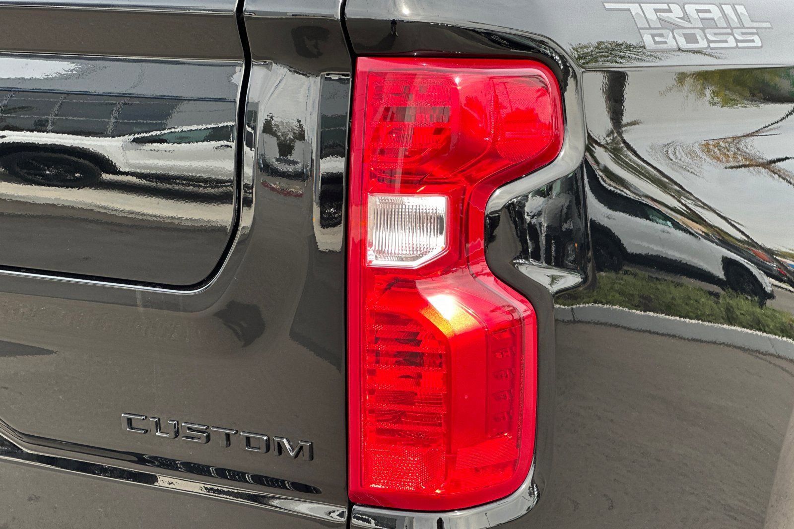 New 2026 Chevrolet Silverado 1500 Custom Trail Boss w/ Dark Appearance Package AWD/4WD image 25