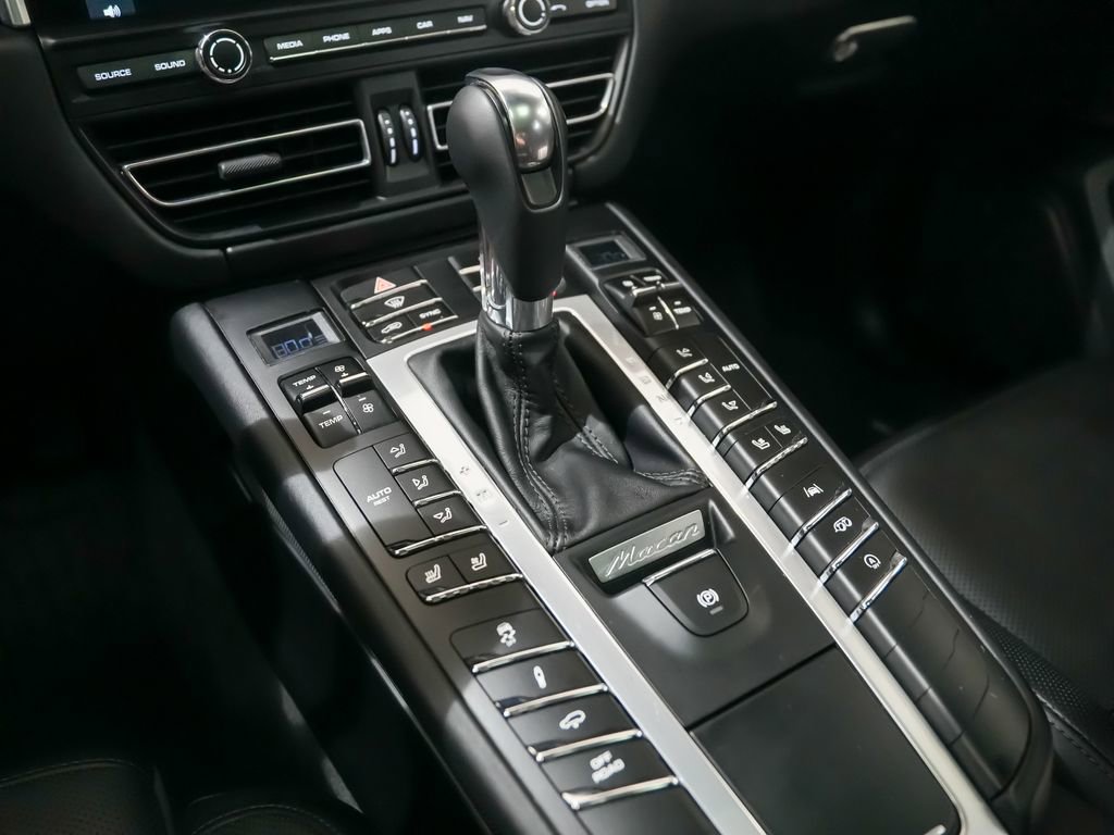 Certified 2020 Porsche Macan GTS image 33