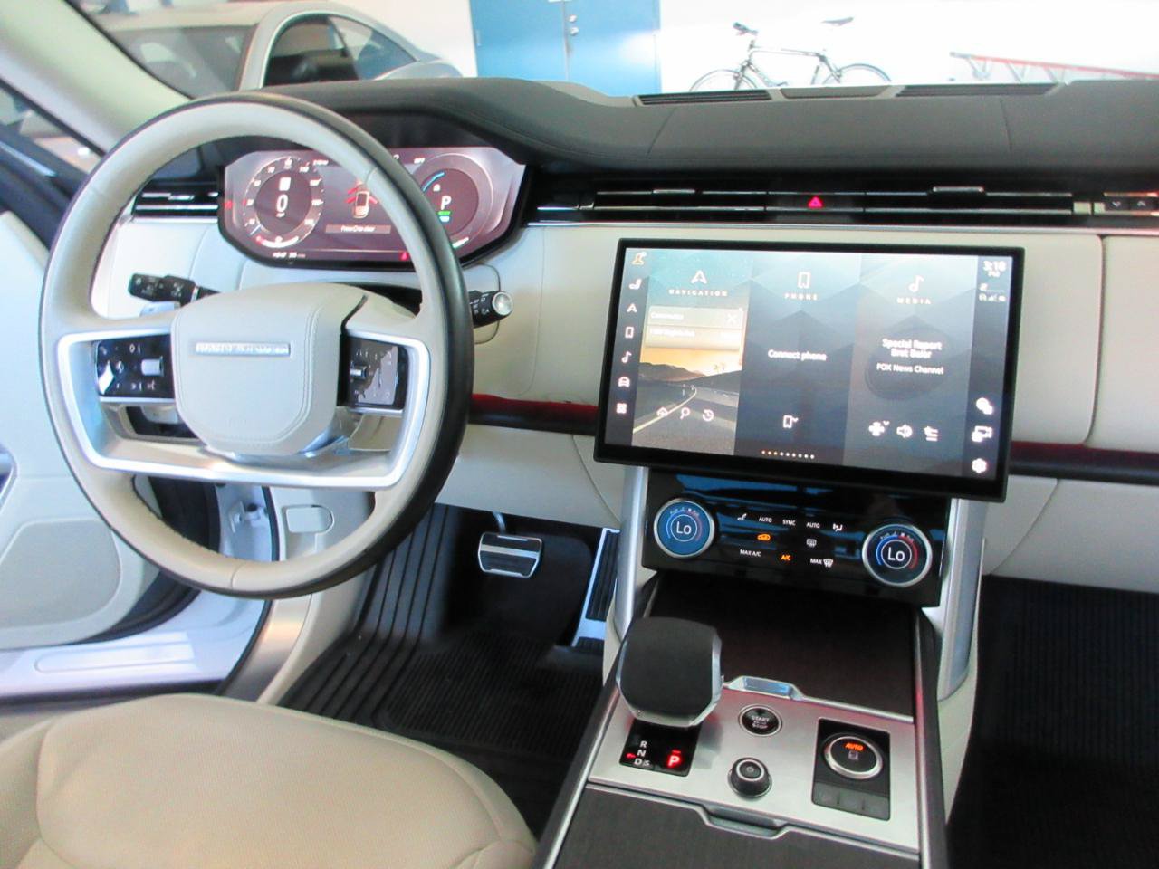 Used 2023 Land Rover Range Rover SE AWD/4WD image 53