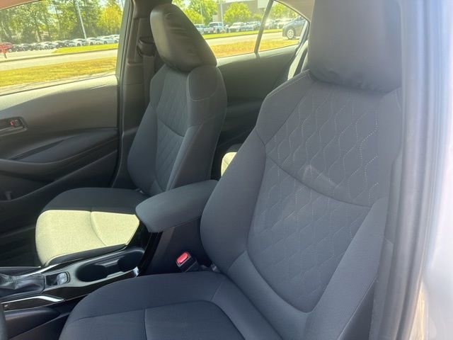 Used 2022 Toyota Corolla LE image 11