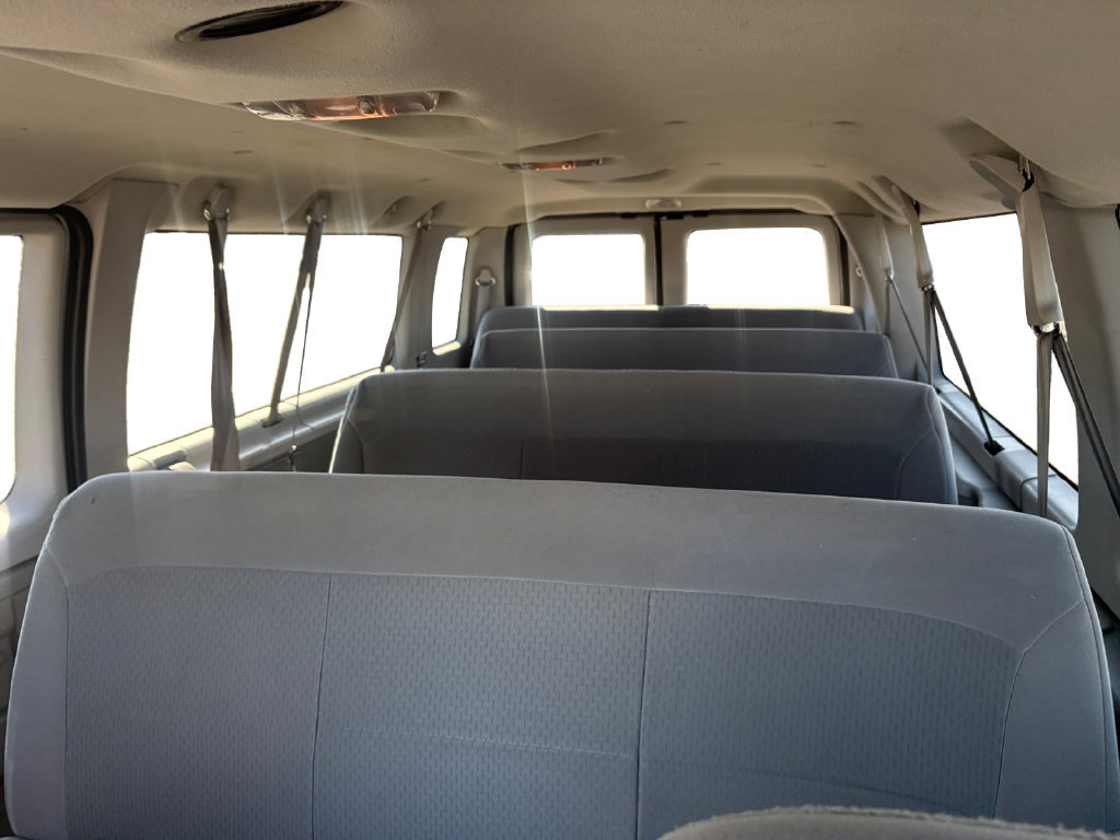Used 2006 Ford E-350 and Econoline 350 XL RWD image 5
