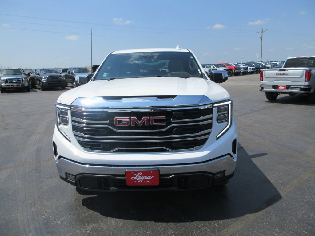Used 2022 GMC Sierra 1500 SLT w/ SLT Premium Package AWD/4WD image 13
