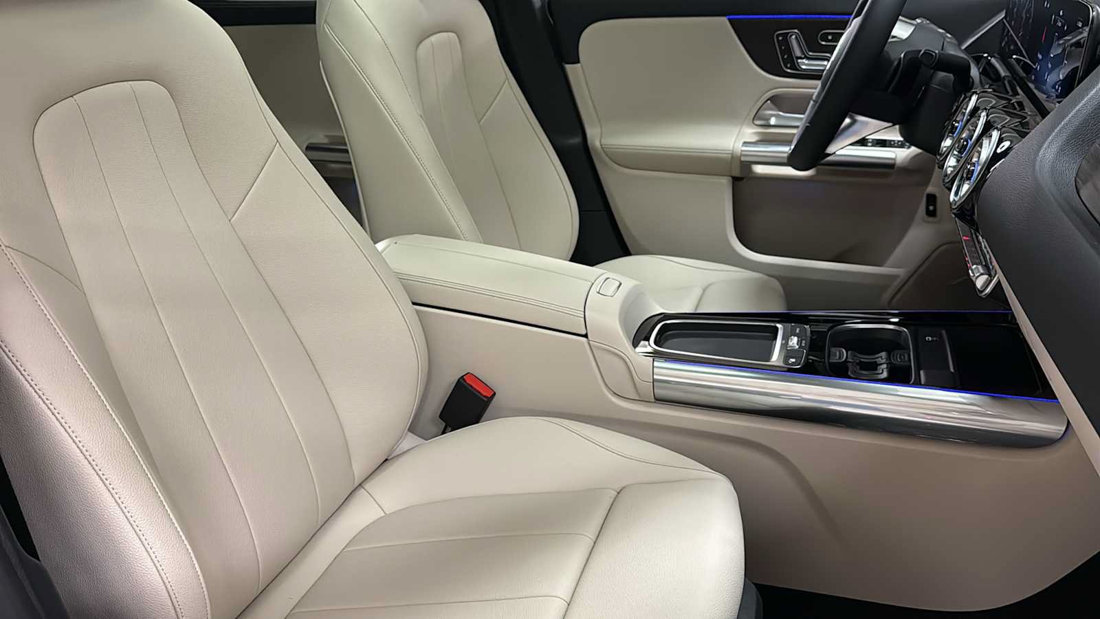 New 2026 Mercedes-Benz GLA 250 4MATIC image 35