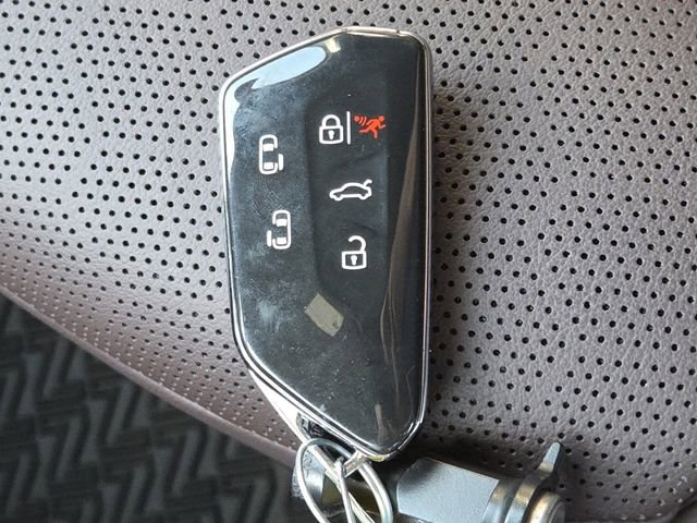Used 2025 Volkswagen ID. Buzz Pro S RWD image 38