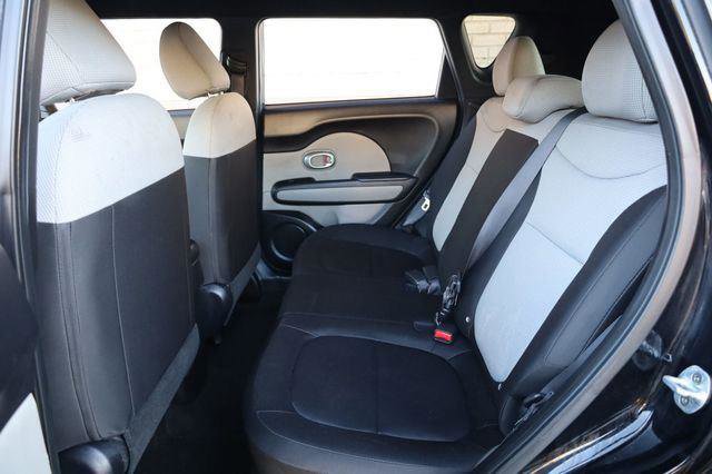 Used 2016 Kia Soul FWD image 18