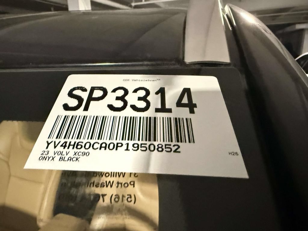Used 2023 Volvo XC90 T8 Ultimate w/ Protection Package AWD/4WD image 8