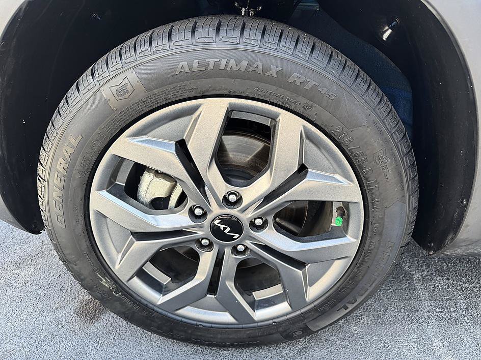 Used 2024 Kia Seltos LX AWD/4WD image 25