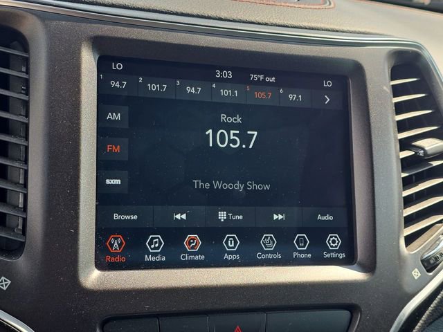 Used 2020 Jeep Cherokee Trailhawk w/ Cold Weather Group image 23