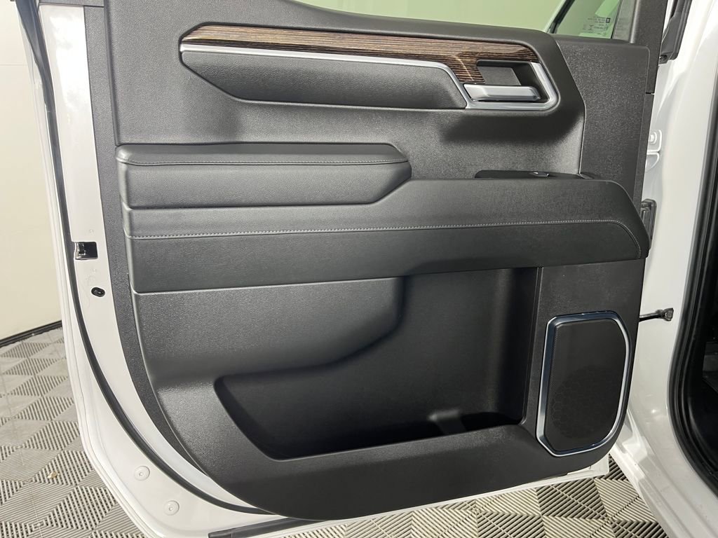 Used 2024 GMC Sierra 1500 SLE w/ X31 Off-Road Package image 12