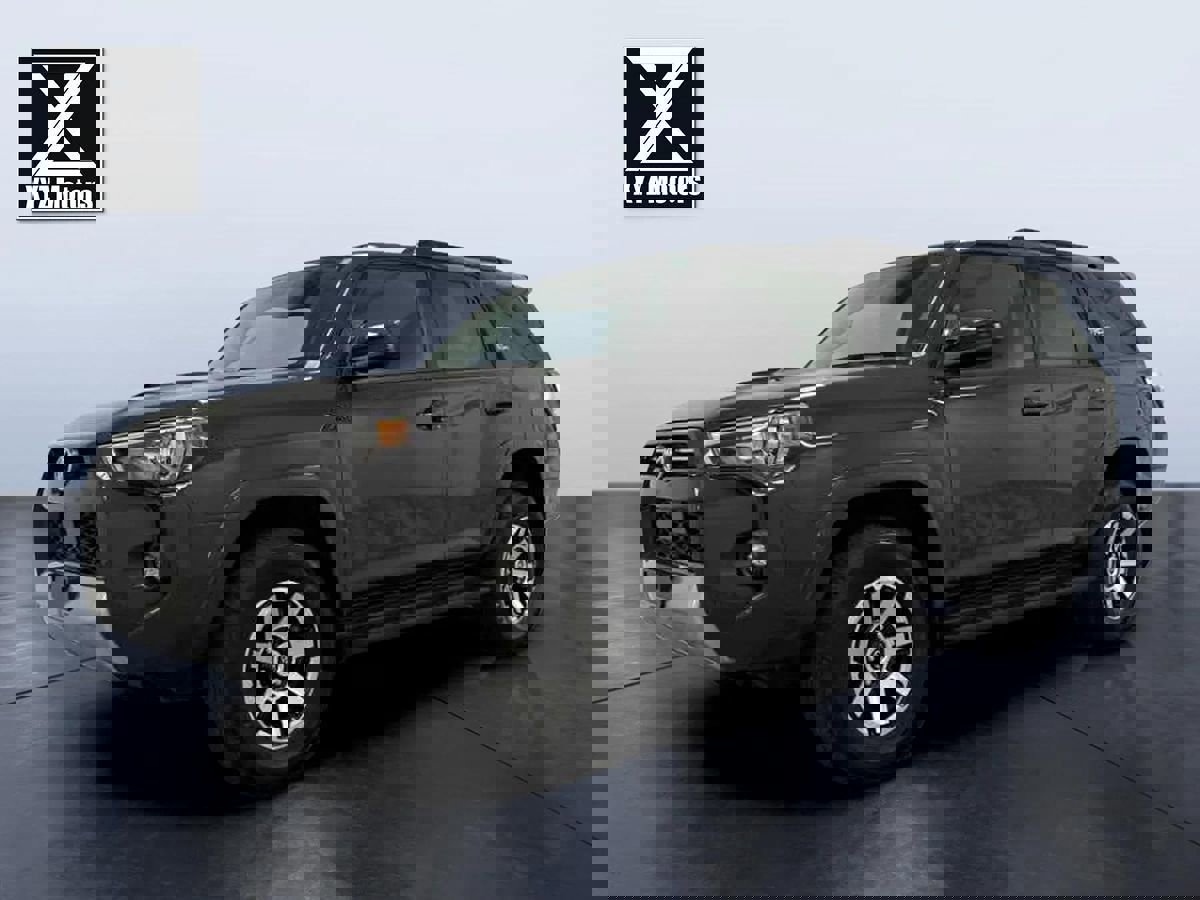 Used 2024 Toyota 4Runner TRD Off-Road image 2