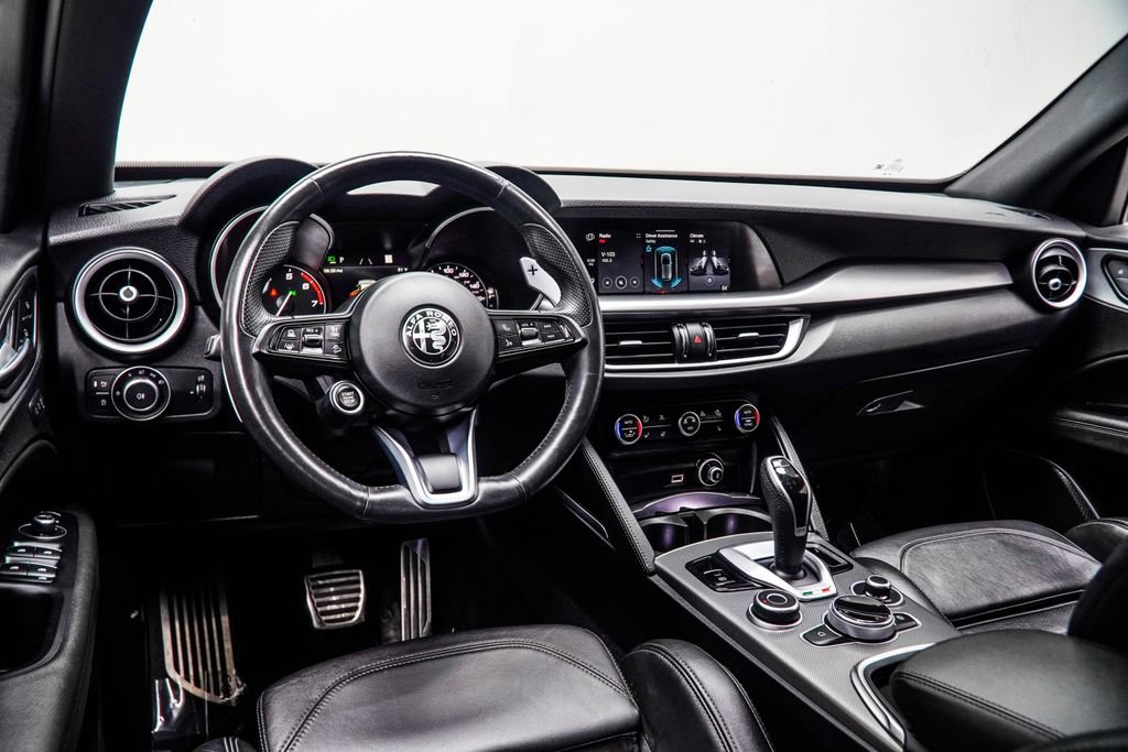 Used 2021 Alfa Romeo Stelvio Ti Sport AWD/4WD image 17