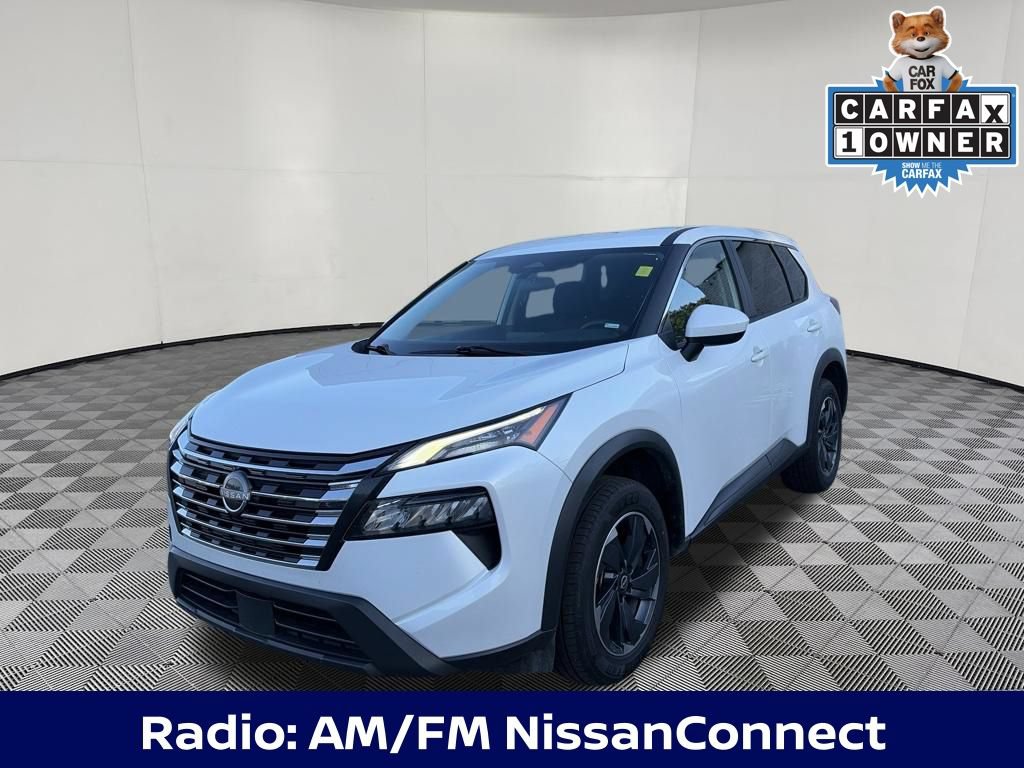 Used 2024 Nissan Rogue SV FWD image 2