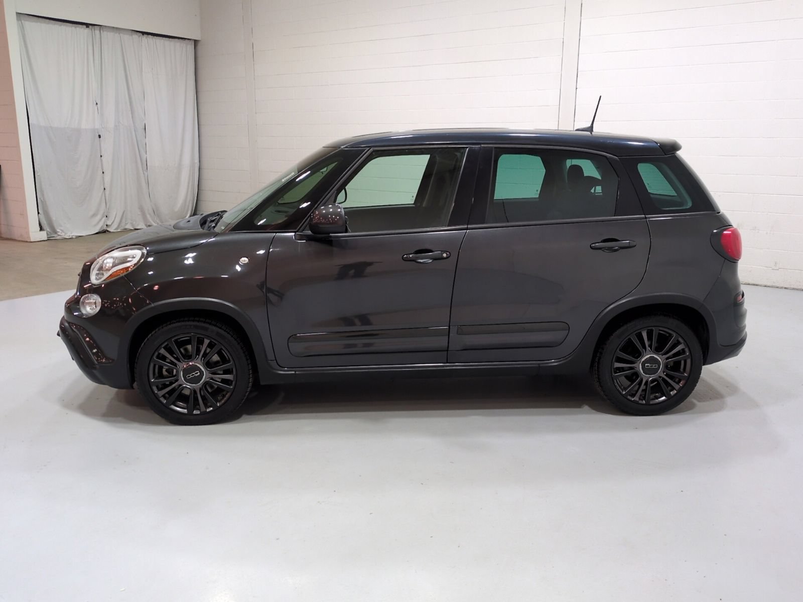 Used 2020 FIAT 500L Trekking FWD image 6