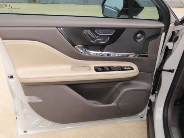 Used 2020 Lincoln Corsair Reserve w/ Elements Package FWD image 22