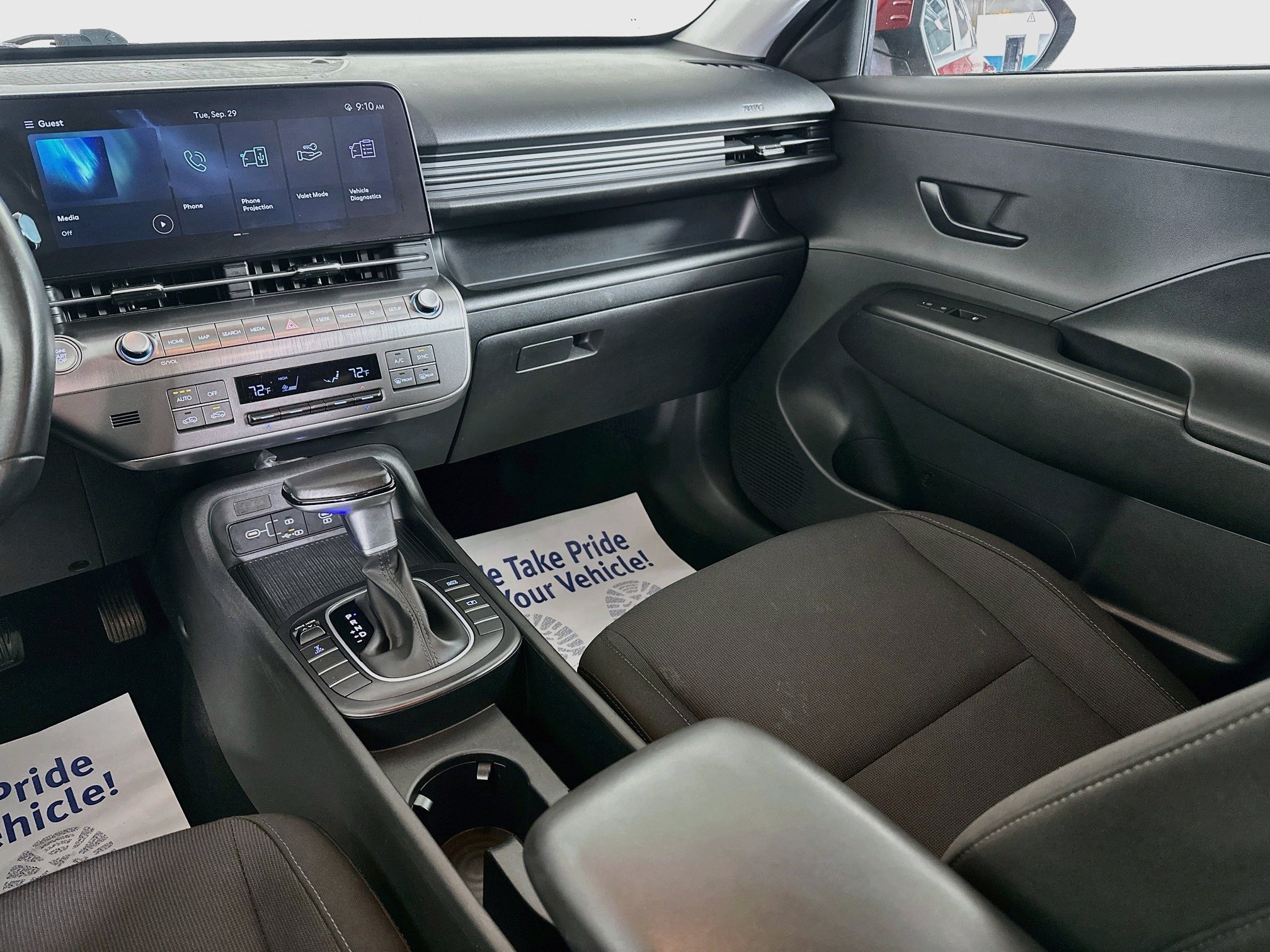 Certified 2025 Hyundai Kona SEL AWD/4WD image 22