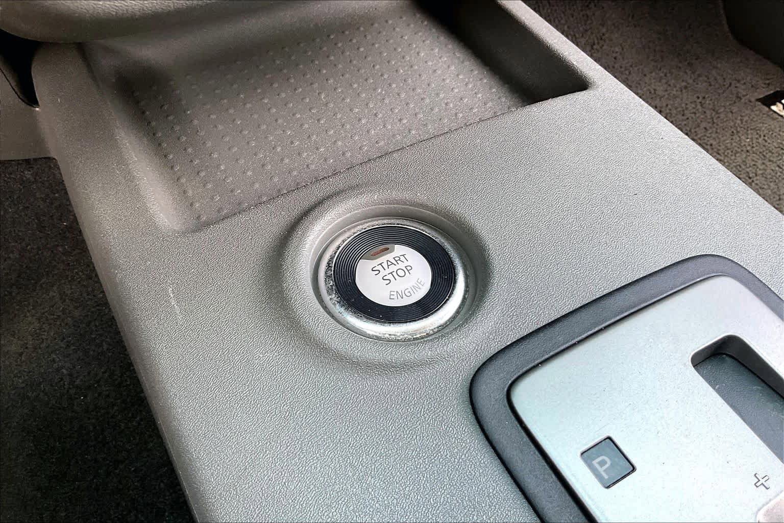 Used 2020 Nissan Frontier SV w/ Midnight Edition Floor Mats AWD/4WD image 32