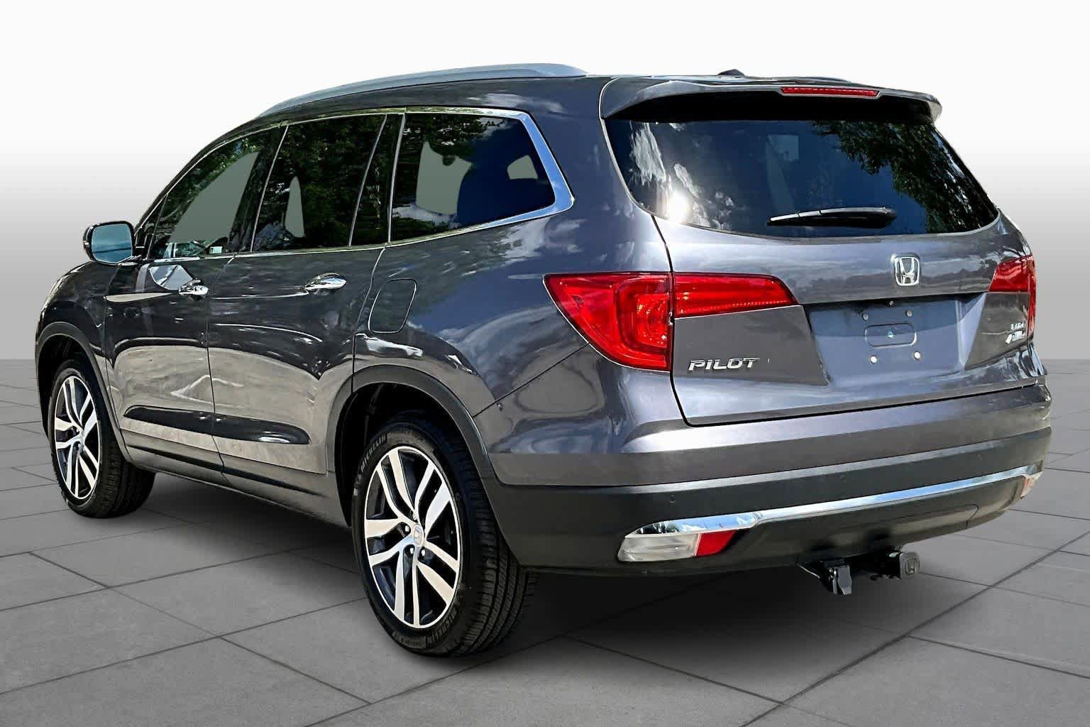 Used 2018 Honda Pilot Elite image 12