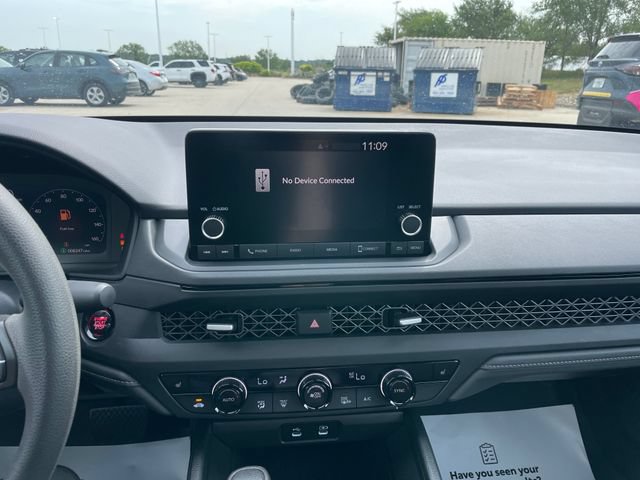 Used 2025 Honda Accord SE image 12