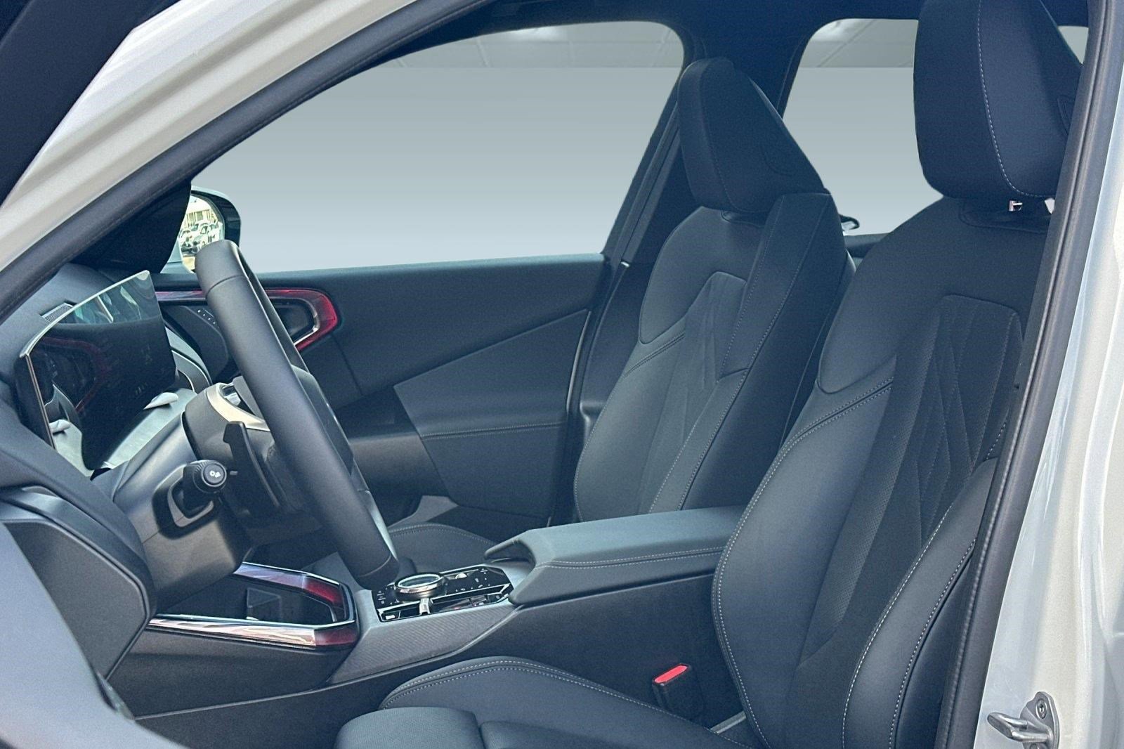 Used 2025 BMW X3 xDrive30i w/ Convenience Package image 5