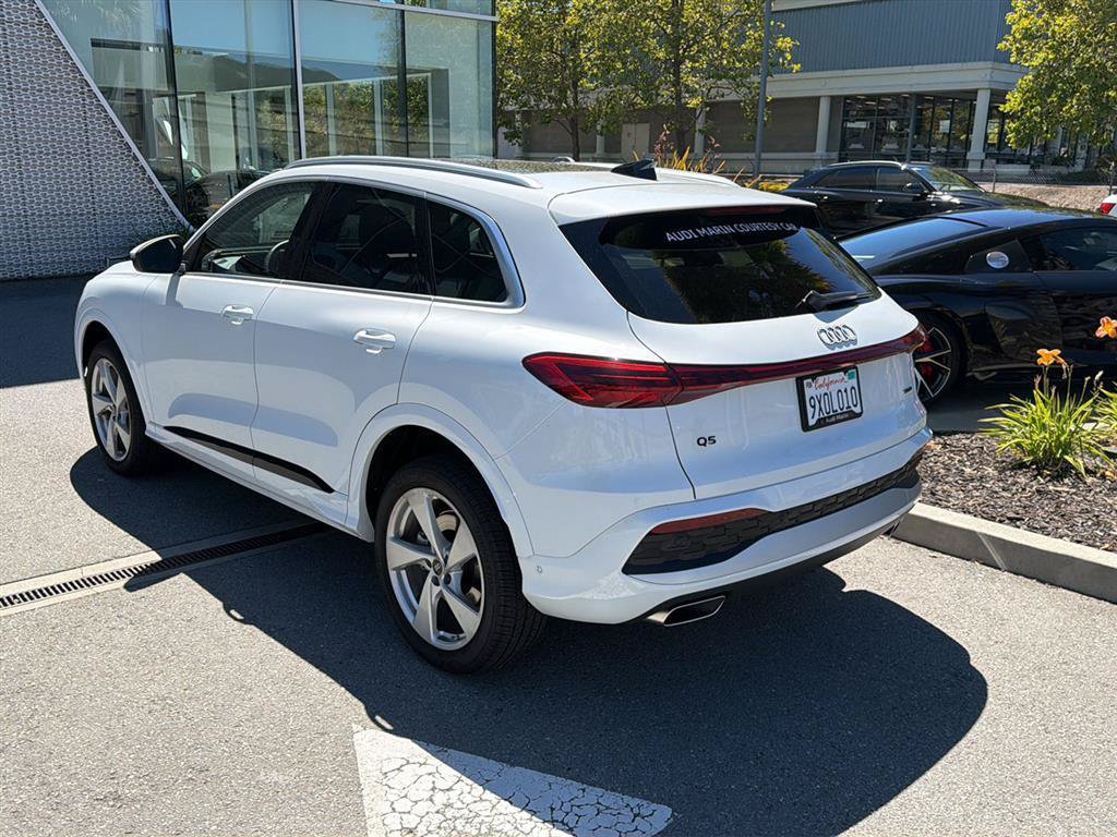 Used 2025 Audi Q5 Premium Plus w/ Premium Plus AWD/4WD image 8