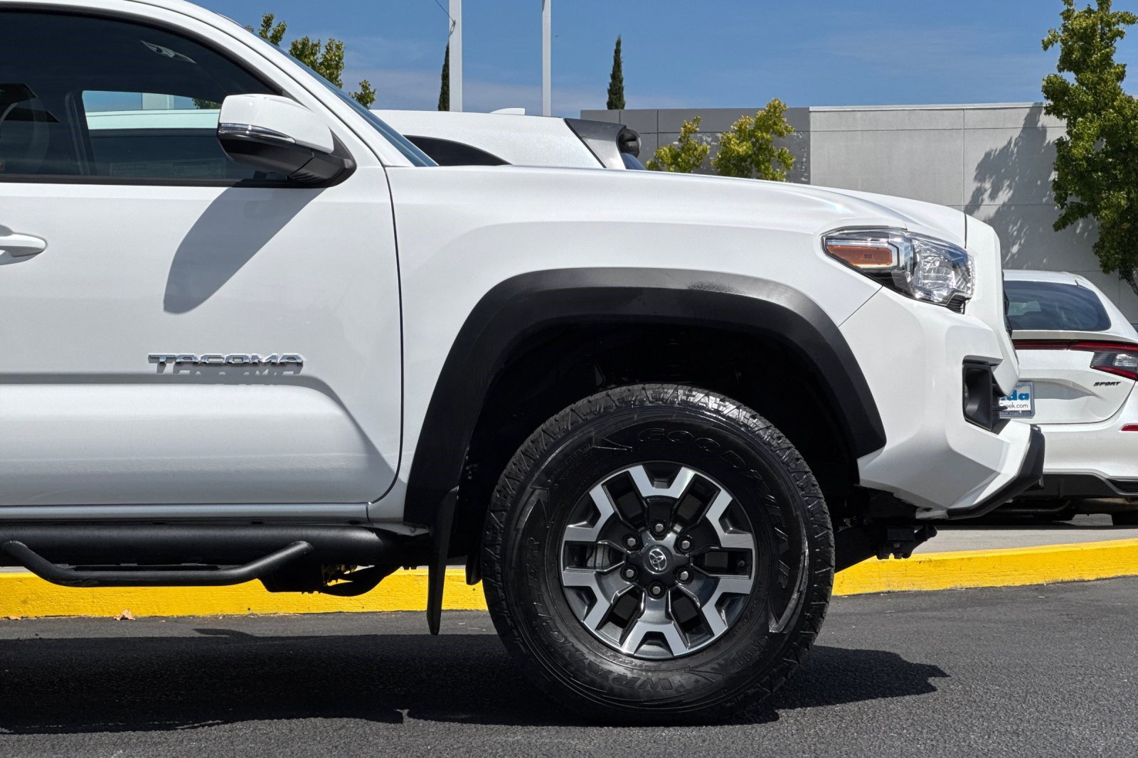 Used 2019 Toyota Tacoma TRD Off-Road w/ Technology Package AWD/4WD image 35