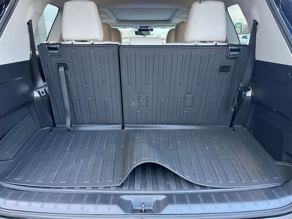 Certified 2025 Toyota Grand Highlander Platinum image 22