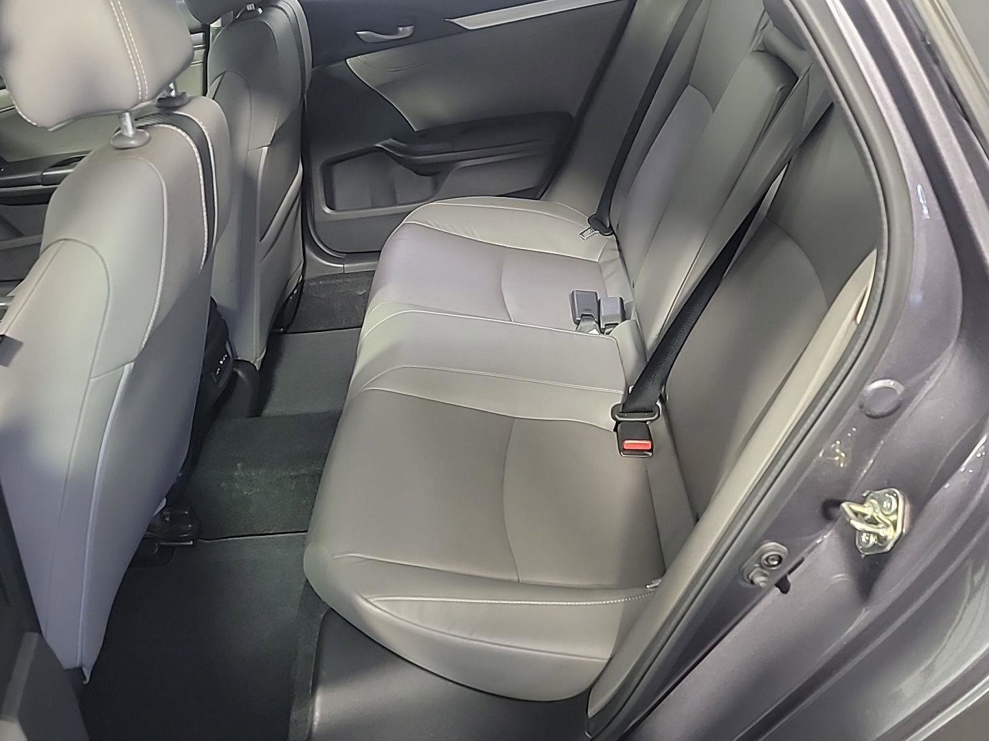 Used 2016 Honda Civic Touring image 17