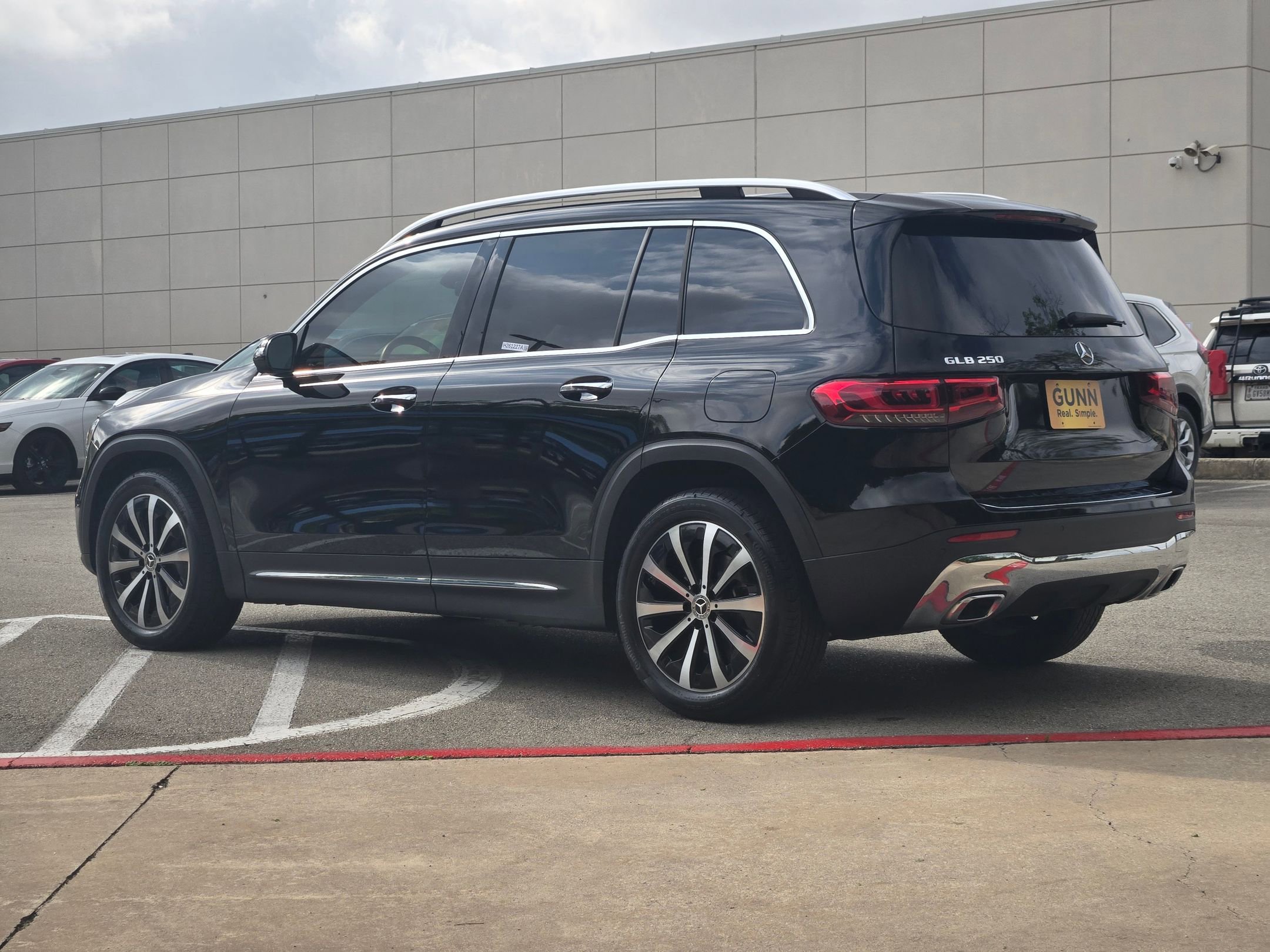 Used 2021 Mercedes-Benz GLB 250 image 5