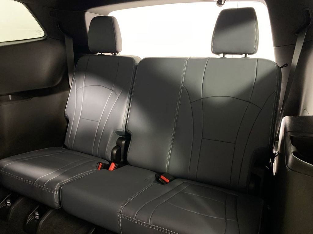 Certified 2023 Buick Enclave Essence w/ Experience Buick Package AWD/4WD image 23
