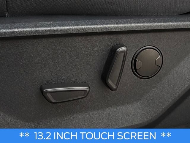 Used 2025 Ford Expedition Active RWD image 5