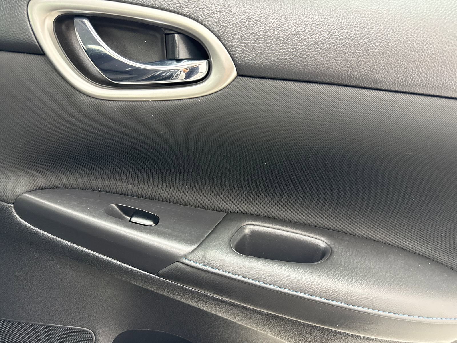 Used 2018 Nissan Sentra SR w/ SR Midnight Edition Package image 45