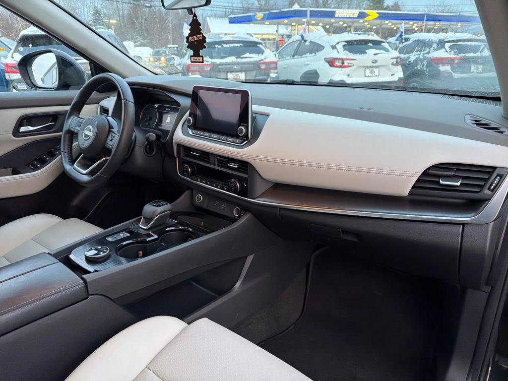 Used 2023 Nissan Rogue SV w/ SV Premium B Package image 39
