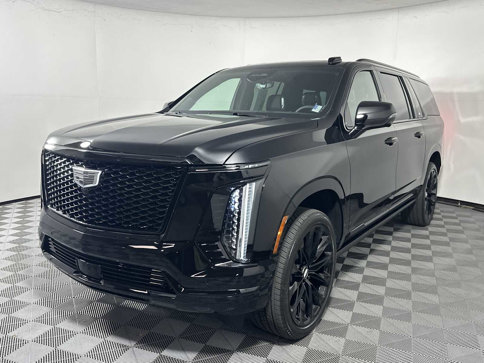 Used 2026 Cadillac Escalade ESV Platinum Sport AWD/4WD image 3
